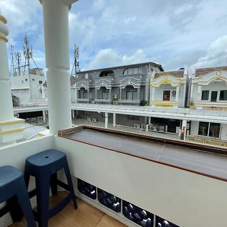 Inn Dulgence Patong Ngoại thất bức ảnh