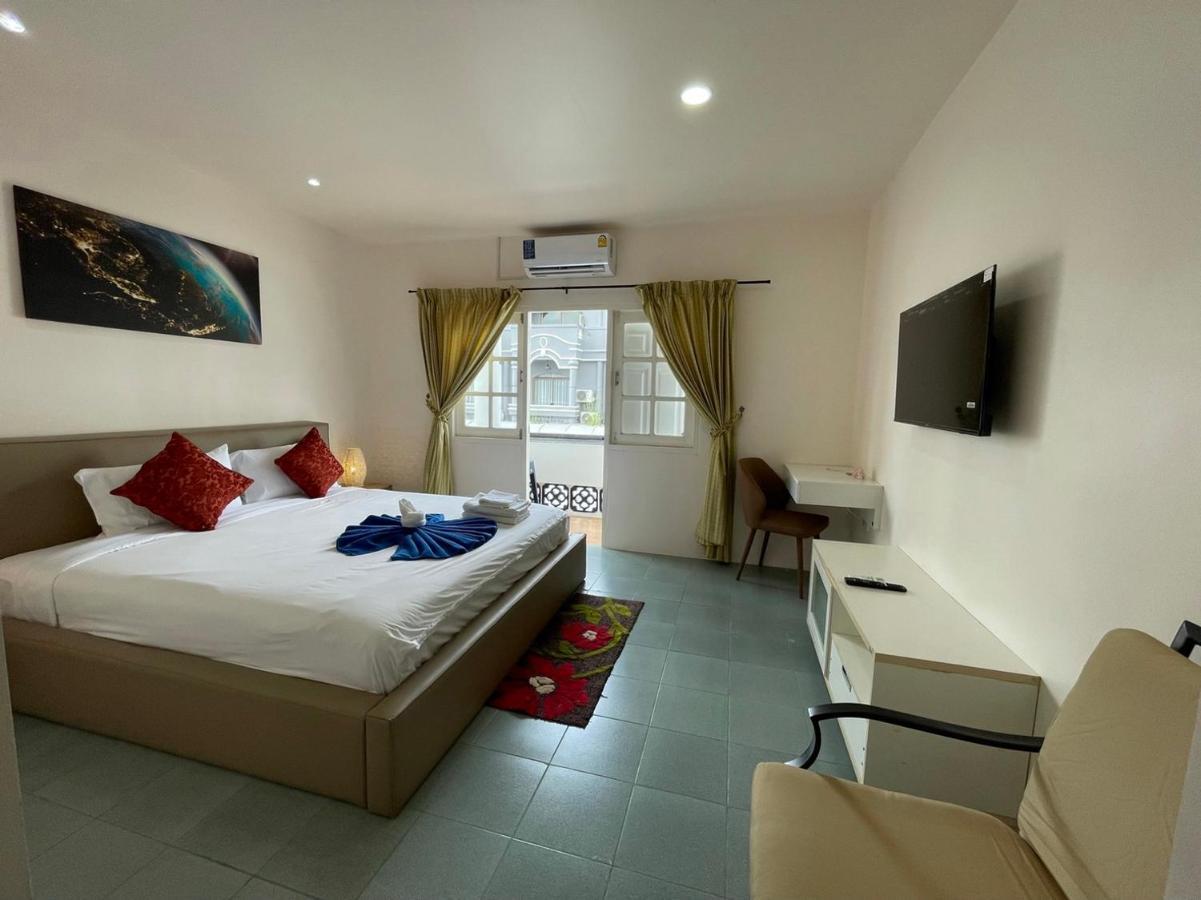 Inn Dulgence Patong Ngoại thất bức ảnh