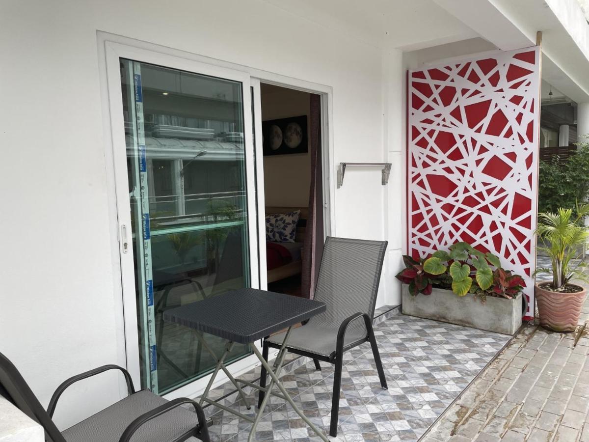 Inn Dulgence Patong Ngoại thất bức ảnh