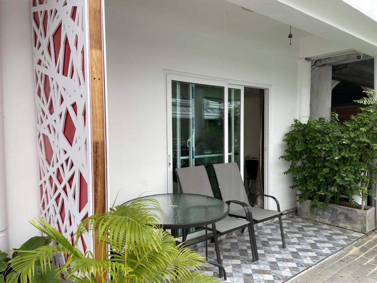Inn Dulgence Patong Ngoại thất bức ảnh