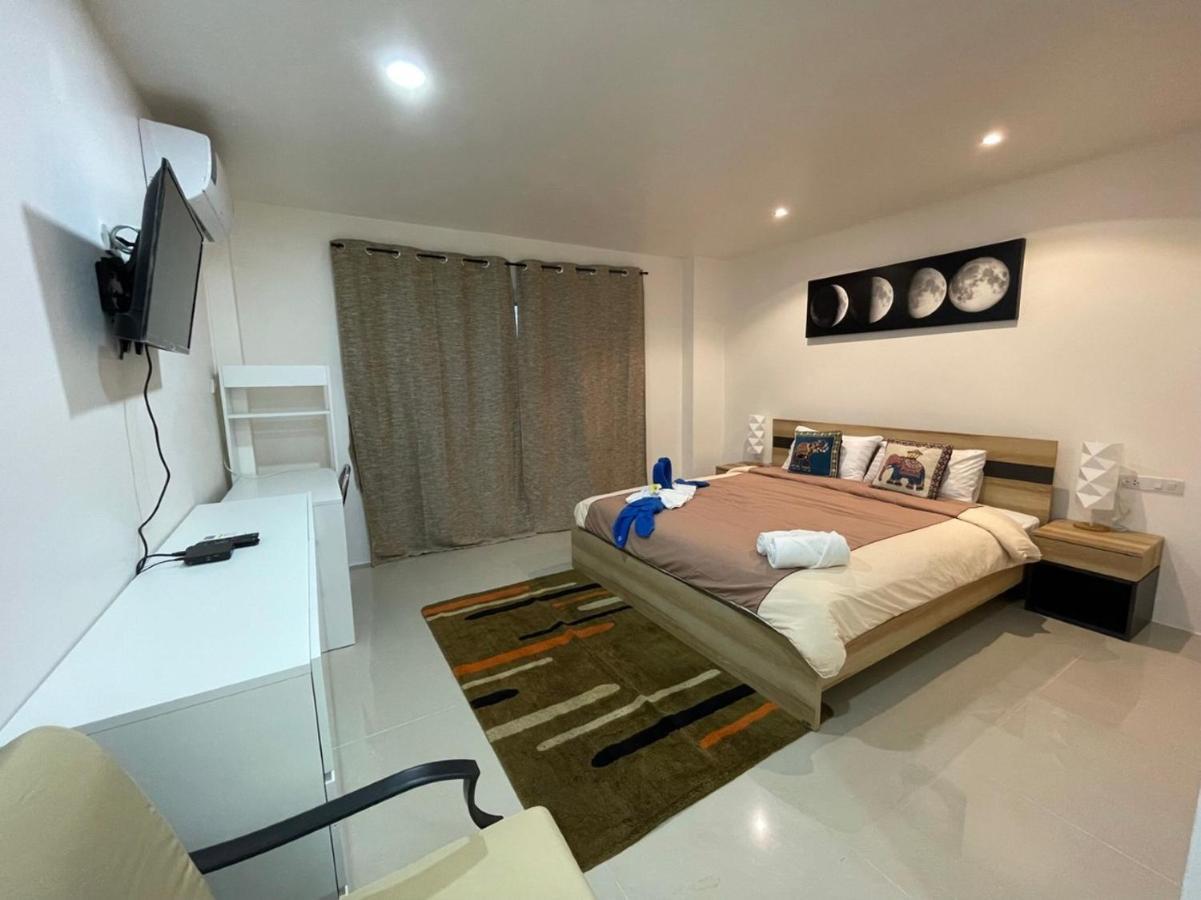 Inn Dulgence Patong Ngoại thất bức ảnh