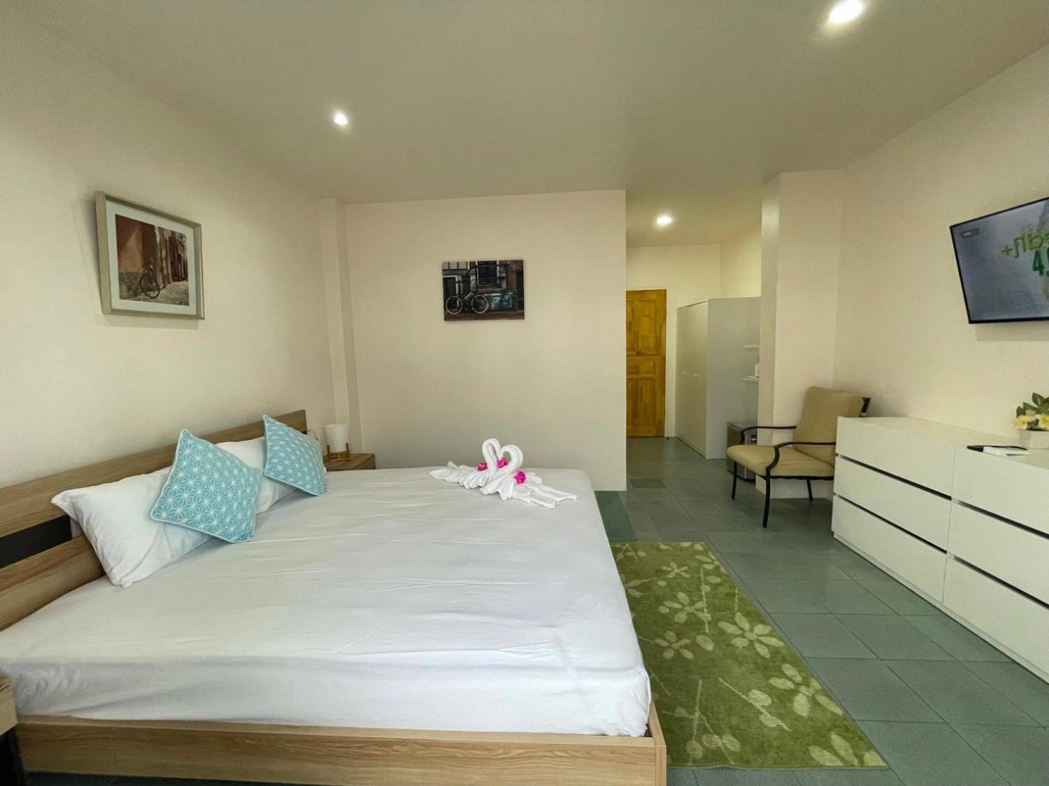 Inn Dulgence Patong Ngoại thất bức ảnh