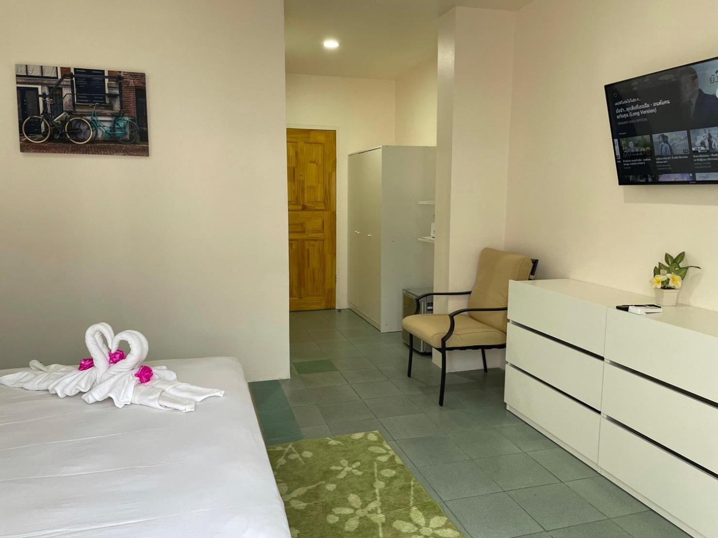 Inn Dulgence Patong Ngoại thất bức ảnh