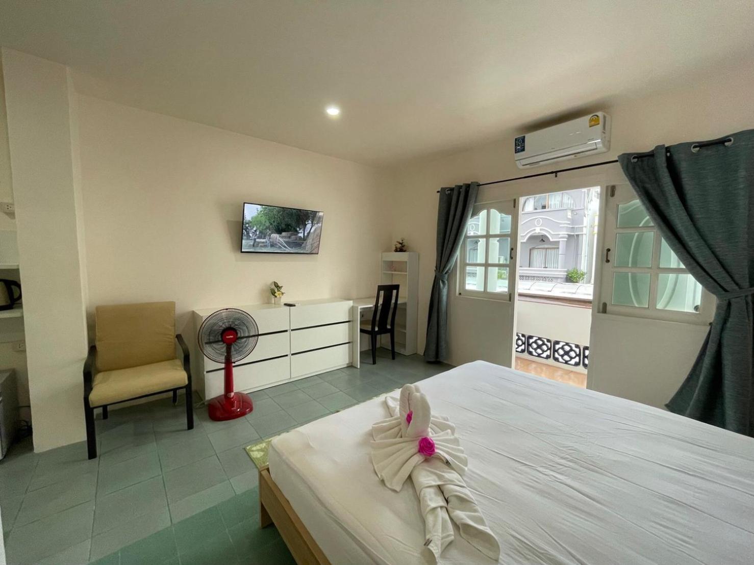 Inn Dulgence Patong Ngoại thất bức ảnh