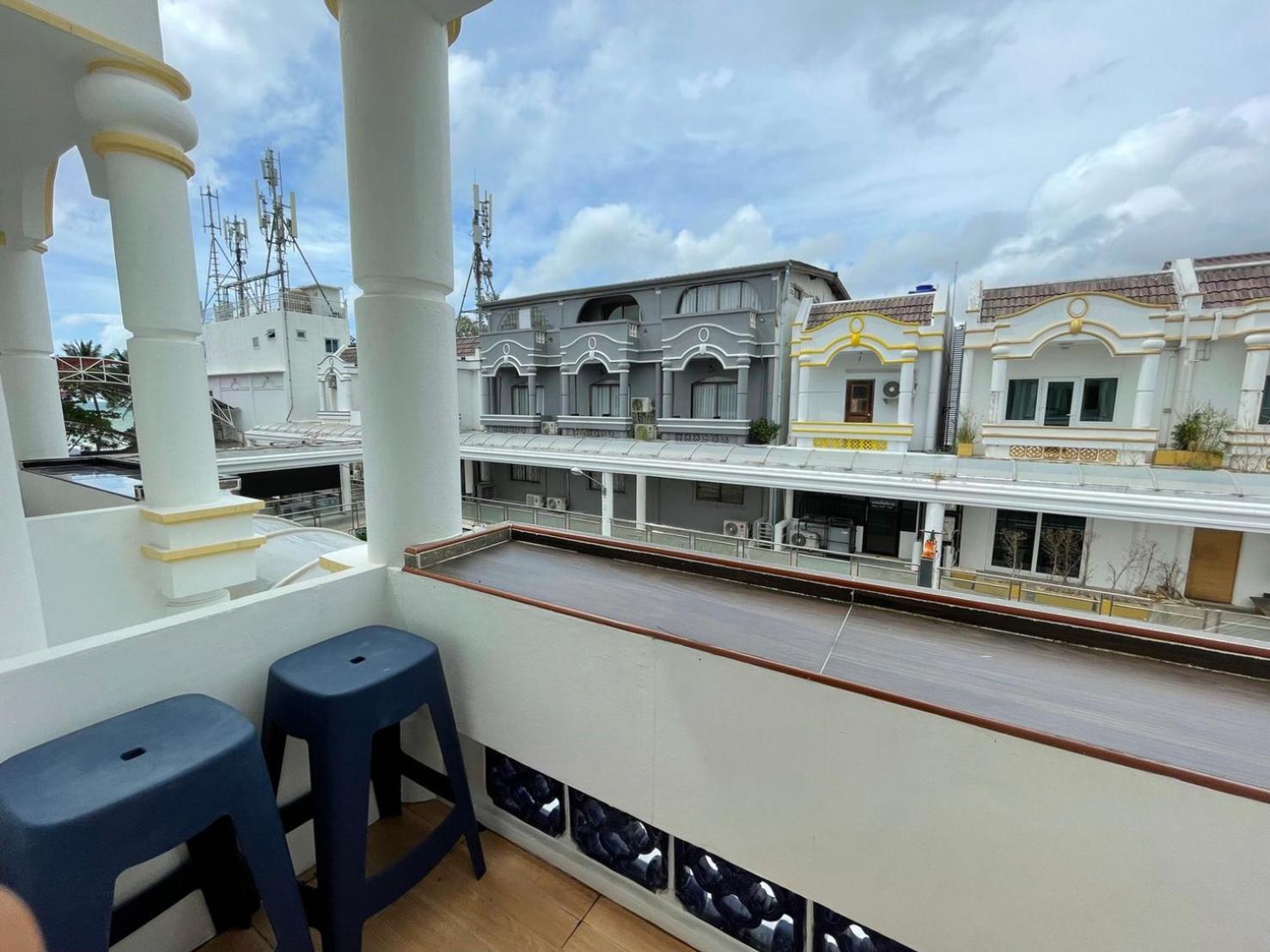 Inn Dulgence Patong Ngoại thất bức ảnh